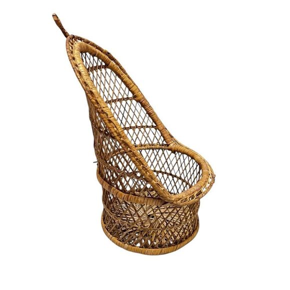 Vintage 70’s Rattan Peacock Chair Plant Pot - Picture 3 of 6